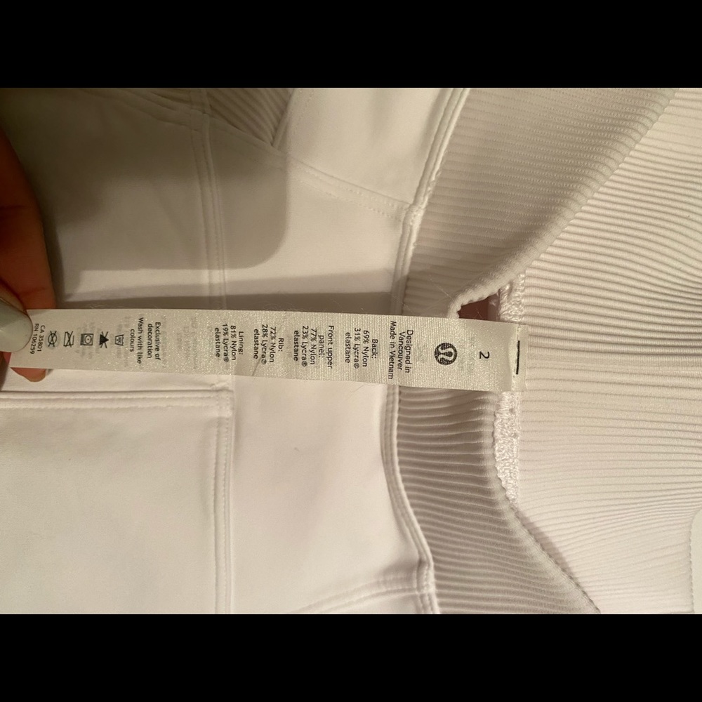 NWOT LULULEMON LEGGINGS (SIZE 2)